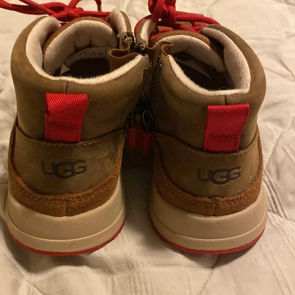 UGG Kids Canoe lii weather shoes - Picture 2 of 7